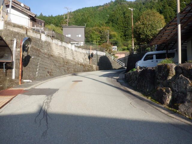 Corner Lot House for Redevelopment in Gero, Gifu with Western Views - Thumbnail 3
