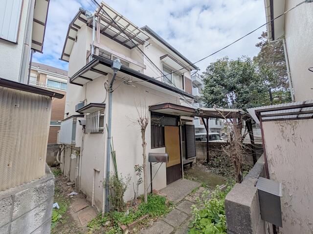 3DK Detached House for DIY Renovation in Nerima, Tokyo - Thumbnail 2