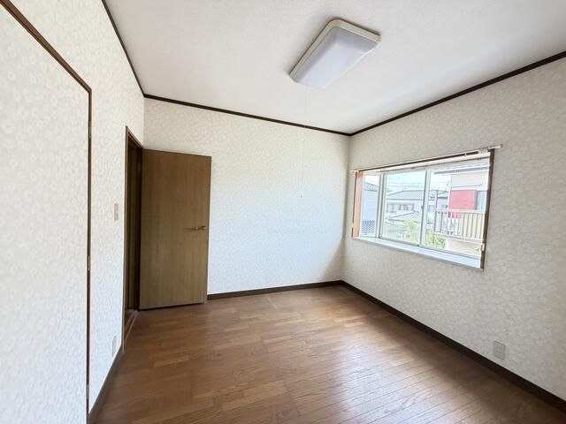 3LDK Pre-owned House for Sale in Itako, Ibaraki with Garage - Thumbnail 3