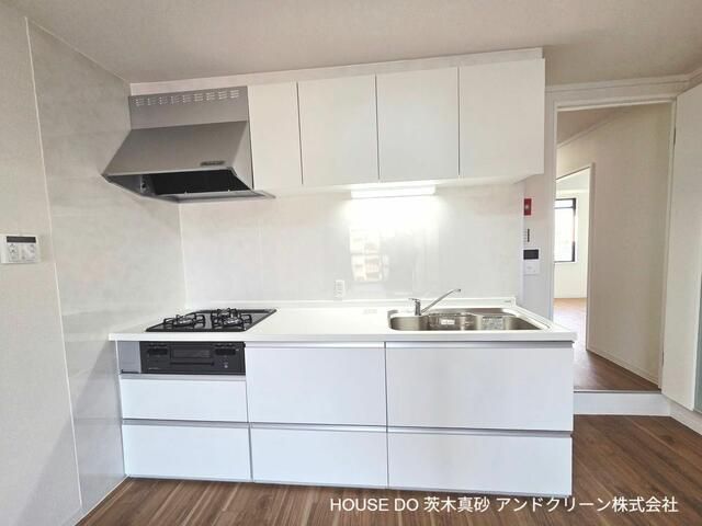 3LDK Apartment for Sale in Ibaraki, Osaka with Renovated Interior - Thumbnail 4