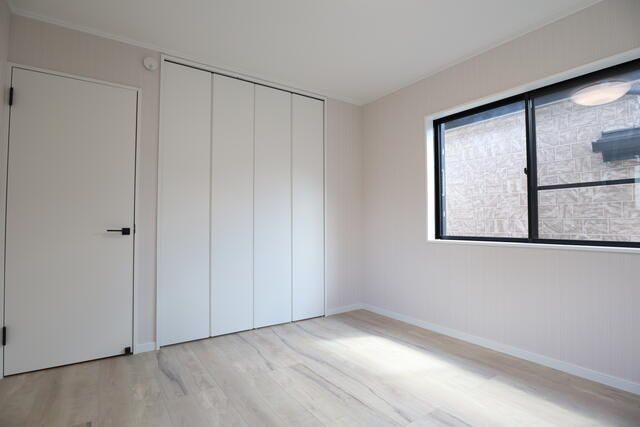 Renovated 5LDK Detached House for Sale in Yokohama's Totsuka Ward - Thumbnail 2