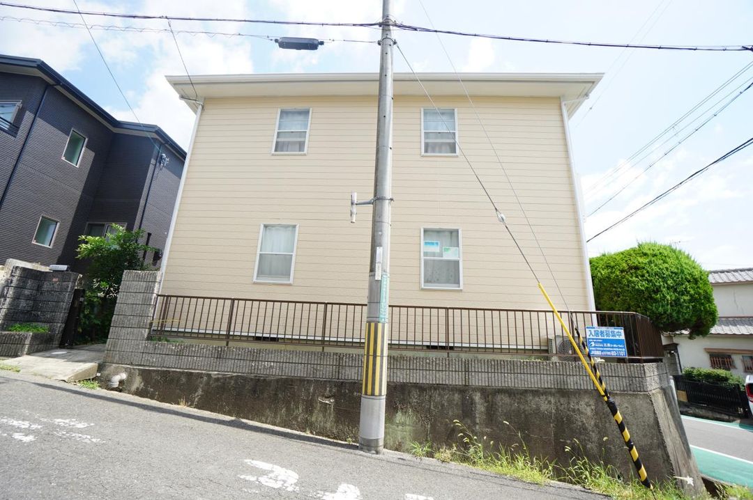2DK Apartment for Rent in Takatsuki, Osaka - Quiet Residential Area - Thumbnail 3
