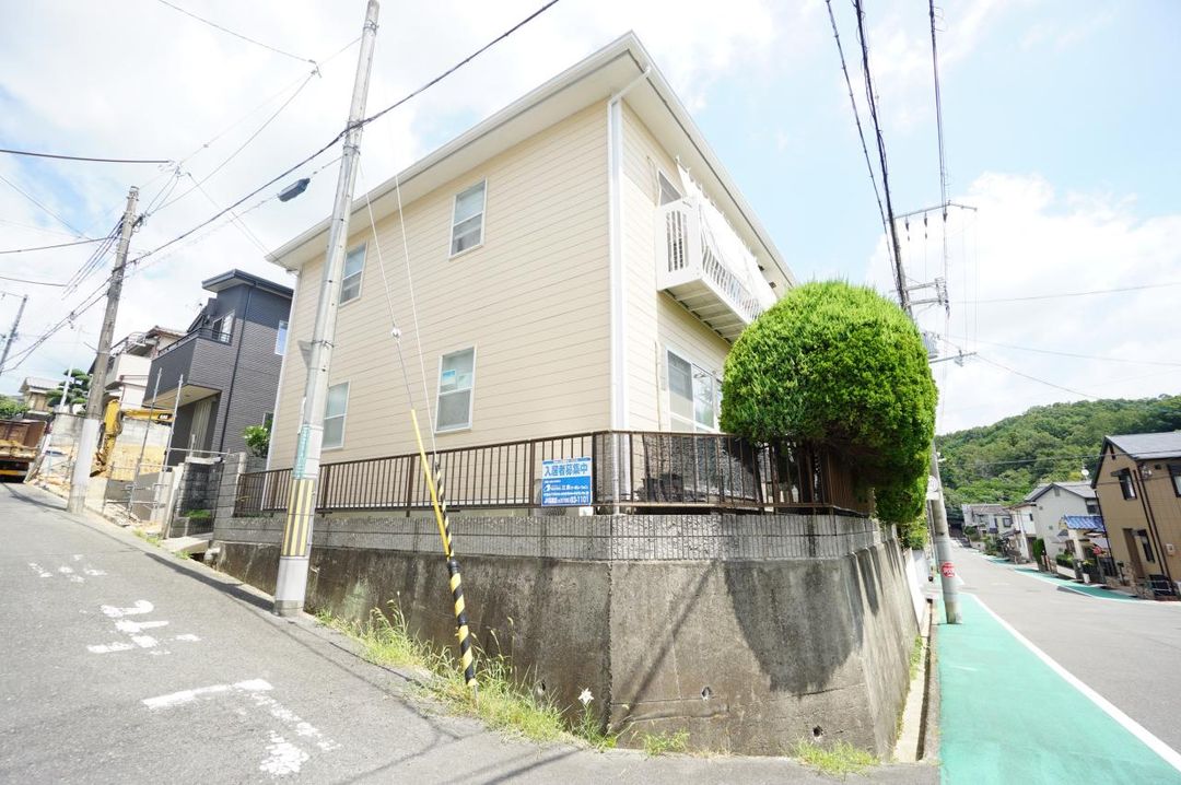 2DK Apartment for Rent in Takatsuki, Osaka - Quiet Residential Area - Thumbnail 2