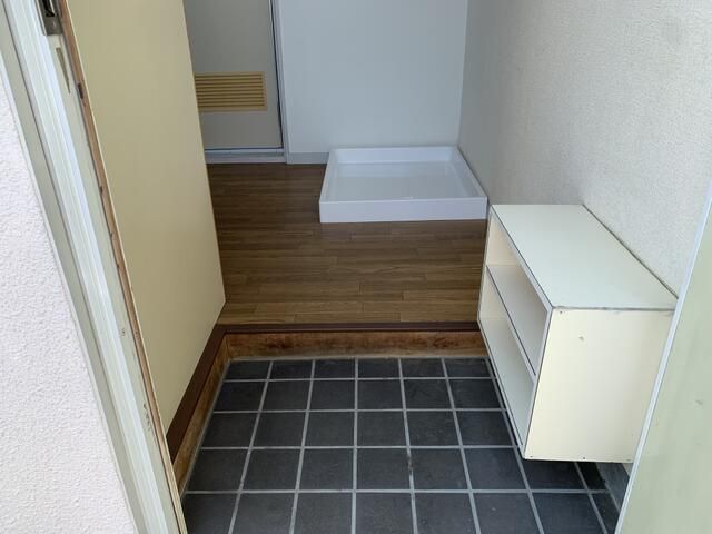 1K Apartment for Rent in Matsuyama - 16,000 JPY, No Deposit - Thumbnail 2