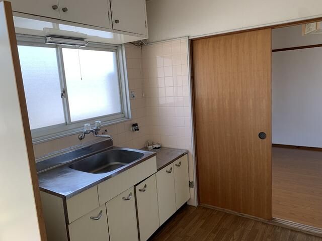 1K Apartment for Rent in Matsuyama - 16,000 JPY, No Deposit - Thumbnail 4