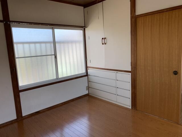 1K Apartment for Rent in Matsuyama - 16,000 JPY, No Deposit - Thumbnail 3