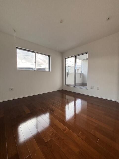 4LDK House for Sale in Toyota City with Garden and Parking - Thumbnail 2