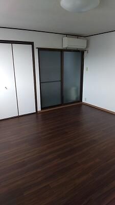 1K Apartment for Rent near Sekime Station, Osaka Joto Ward - Thumbnail 3