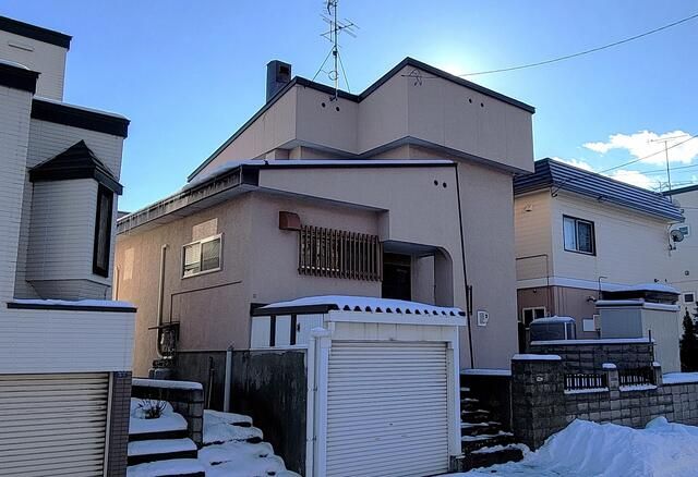 3LDK House with RV Garage and Garden in Sapporo's Kiyota Ward - Thumbnail 3