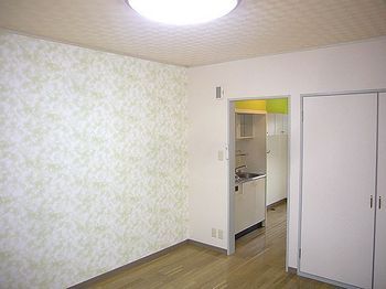 1K Apartment for Rent in Takamatsu, Kagawa - 19,000 Yen - Thumbnail 2