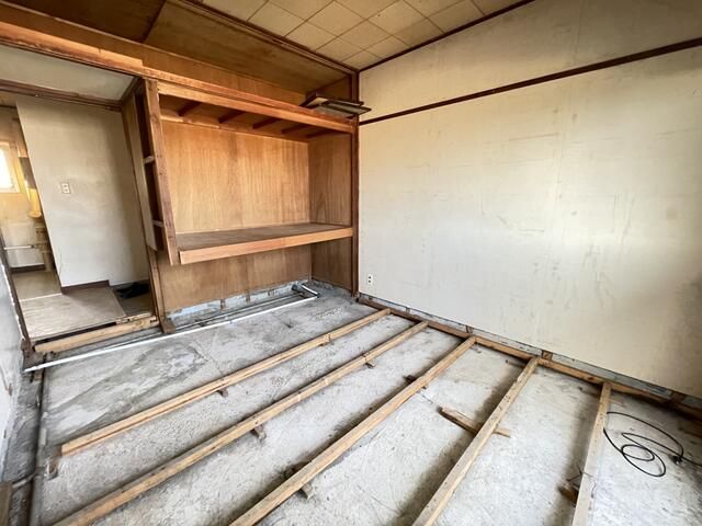 3DK Top-Floor Apartment for Sale in Matsudo, Chiba - Thumbnail 4