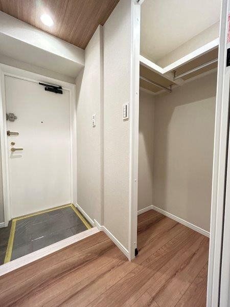 2LDK Apartment for Sale Near Nippori Station, Tokyo - Thumbnail 2