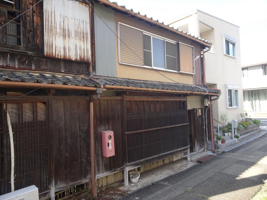 4DK Detached House for Sale in Kainan, Wakayama - Near Kuroe Station - Thumbnail 2