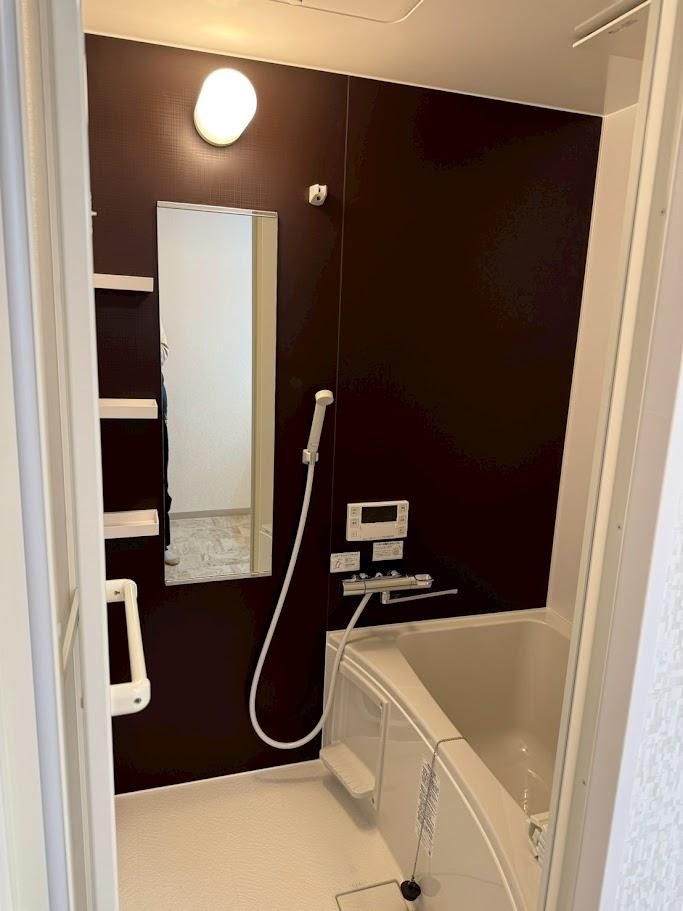 Renovated 2LDK Apartment for Sale in Suita, Osaka - Thumbnail 4