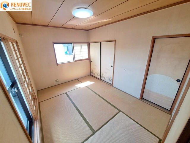 4LDK Detached House for Sale in Sakai, Osaka - Spacious Family Home - Thumbnail 3