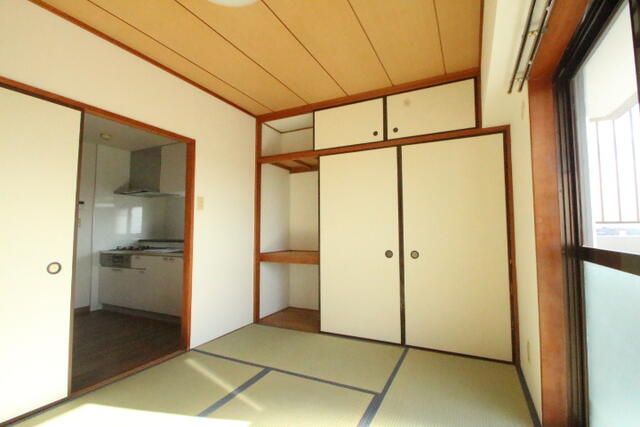 3DK Corner Apartment for Sale in Ryugasaki, Ibaraki - Thumbnail 3