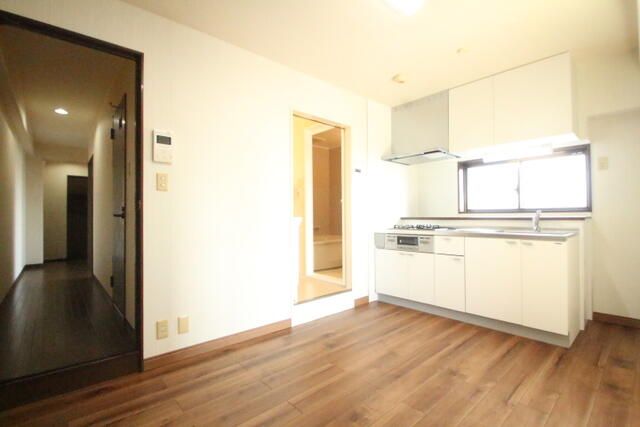 3DK Corner Apartment for Sale in Ryugasaki, Ibaraki - Thumbnail 4
