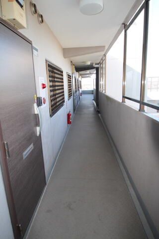 3DK Corner Apartment for Sale in Ryugasaki, Ibaraki - Thumbnail 2