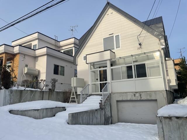 Renovated 3SLDK House with Garage in Sapporo Nishi Ward - Thumbnail 2