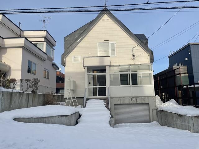 Renovated 3SLDK House with Garage in Sapporo Nishi Ward - Thumbnail 3