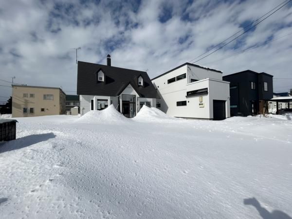 Renovated 3LDK House with Garden in Ebetsu, Hokkaido - Thumbnail 2