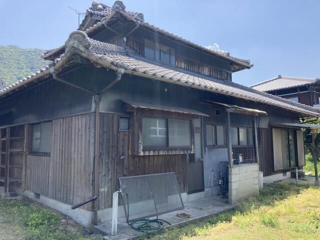 7K Detached House in Kanonji City, Kagawa Prefecture with Large Garden - Thumbnail 2