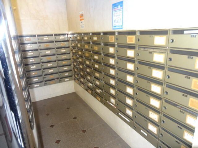 1K Apartment for Rent in Suita, Osaka - 33,000 Yen - Thumbnail 4
