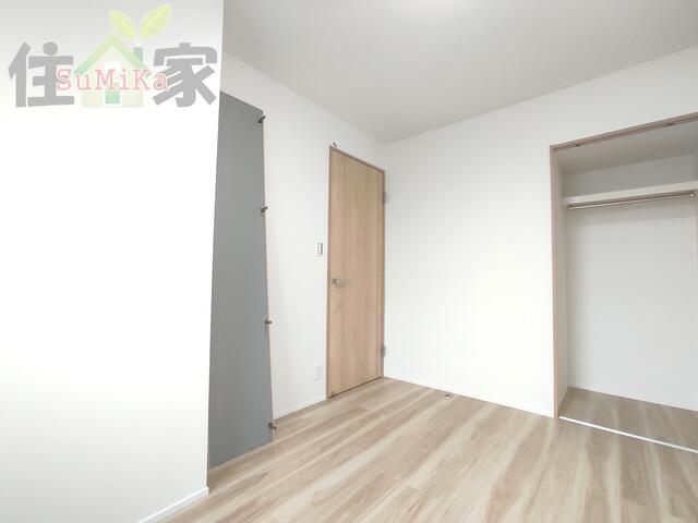 Renovated 3LDK Apartment for Sale in Higashiosaka, Osaka - Thumbnail 3