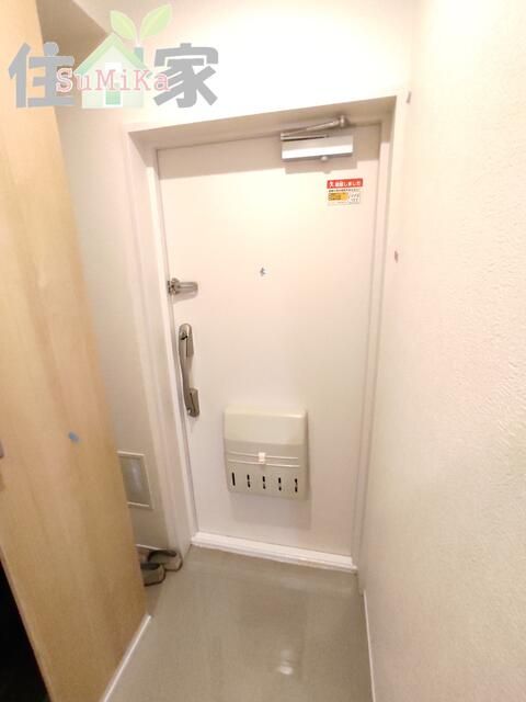 Renovated 3LDK Apartment for Sale in Higashiosaka, Osaka - Image 1