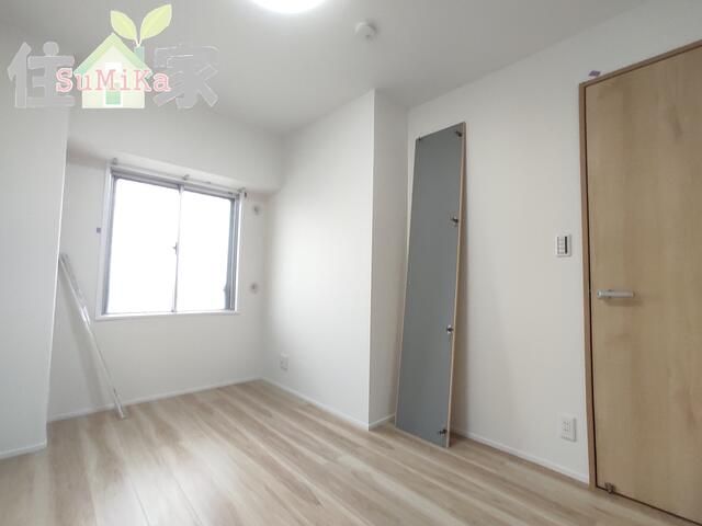 Renovated 3LDK Apartment for Sale in Higashiosaka, Osaka - Thumbnail 4