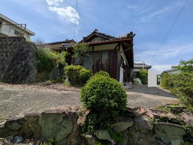 4DK Single-Story House for Sale in Kimino, Wakayama with Large Lot - Thumbnail 3