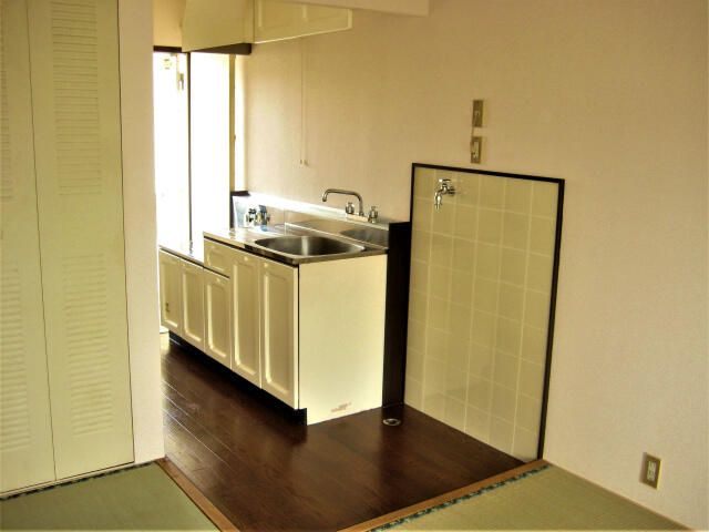 Affordable 1R Apartment for Rent in Takayama, Gifu - No Key Money - Thumbnail 3