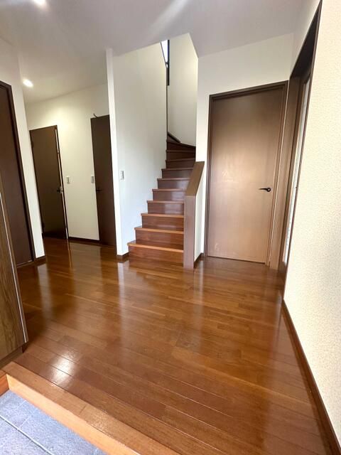3SLDK House for Sale in Hadano, Kanagawa | 1994 Build, 2025 Renovation - Thumbnail 2