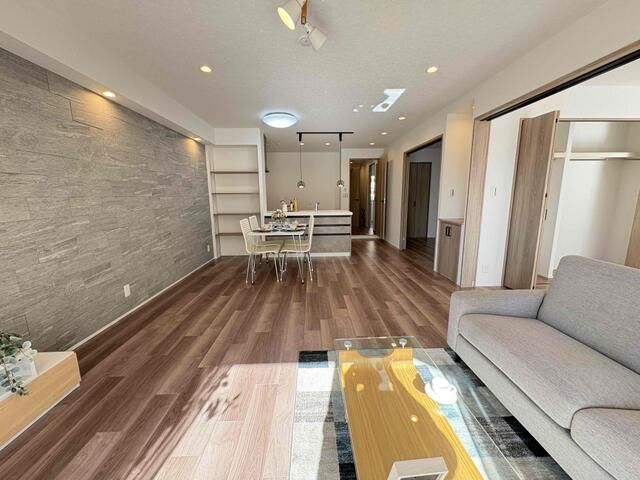 Renovated 3LDK Apartment for Sale in Ibaraki, Osaka - Thumbnail 4