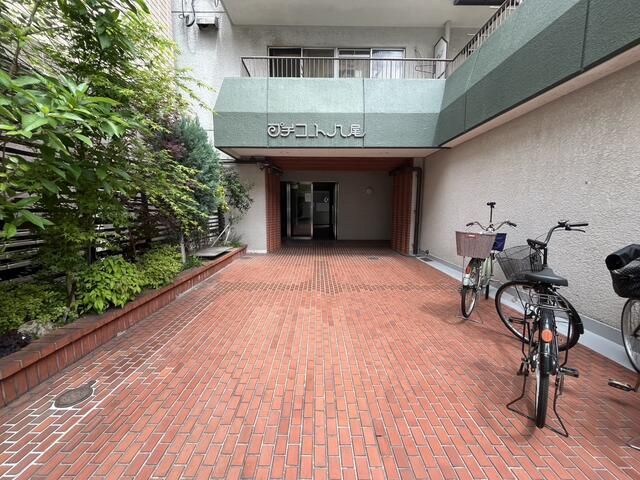 2LDK Apartment with Large Roof Balcony near Yao Station, Osaka - Thumbnail 2