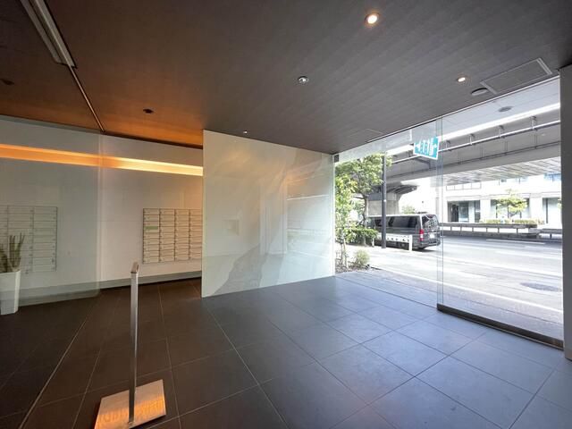 1K Apartment for Sale in Minato, Tokyo - Claycia Shibaura Waterfront - Thumbnail 4