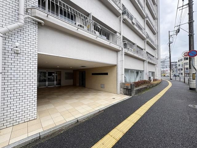 One-Room Apartment for Sale in Nishi-Hiroshima, Hiroshima - Thumbnail 3
