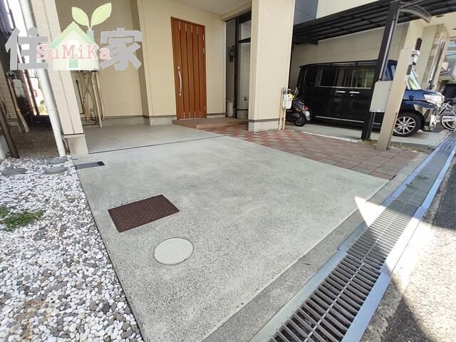 4LDK Detached House for Sale in Higashiosaka, Osaka - Thumbnail 2