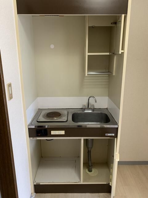 1K Investment Apartment for Sale in Nakano, Tokyo - Thumbnail 4