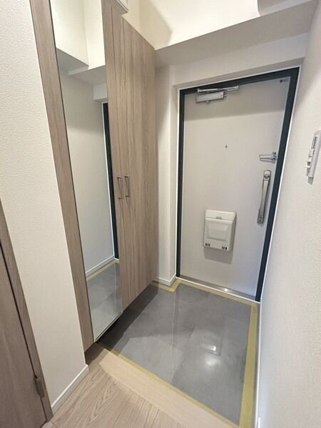 2LDK Apartment for Sale in Ichikawa, Chiba Near Minami-Gyotoku Station - Thumbnail 3