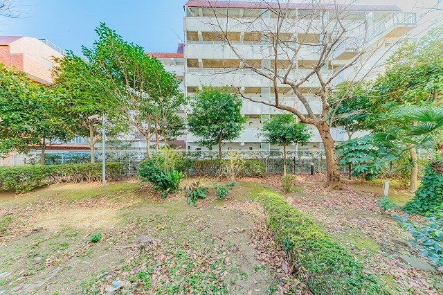3LDK Apartment for Sale in Nishi-Kasai, Edogawa City, Tokyo - Thumbnail 2