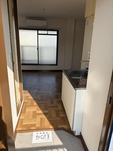 Studio Apartment for Rent in Tsuruhashi, Osaka - 18,000 JPY - Thumbnail 4