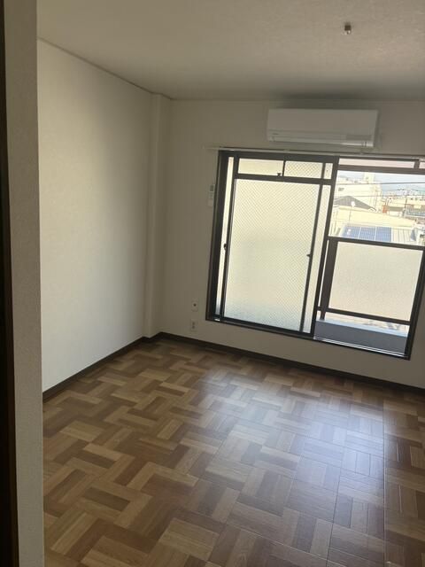 Studio Apartment for Rent in Tsuruhashi, Osaka - 18,000 JPY - Thumbnail 3
