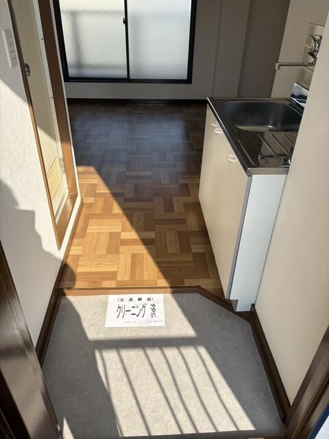 Studio Apartment for Rent in Tsuruhashi, Osaka - 18,000 JPY - Image 1