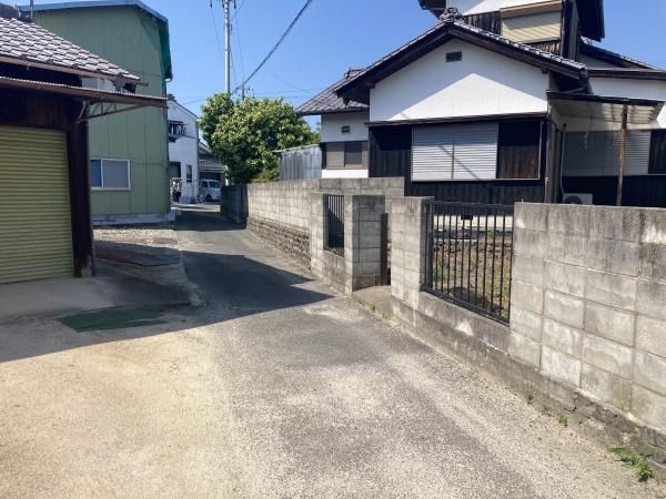 5DK Used Detached House in Saijo, Ehime - Thumbnail 3
