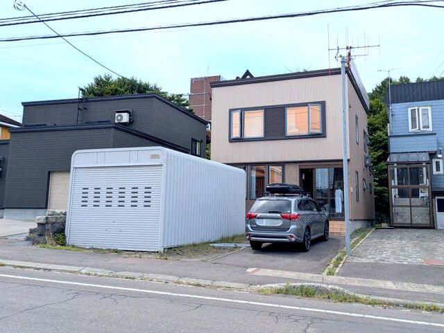 2009-Built 3LDK House with EV Charging in Otaru, Hokkaido - Thumbnail 2