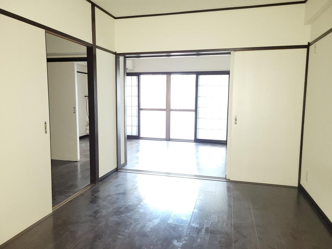 Renovated 2DK Apartment for Sale in Mita, Minato Ward, Tokyo - Thumbnail 4