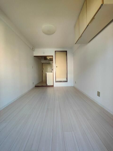 One-Room Apartment for Sale Near Ogikubo Station, Suginami - Thumbnail 4