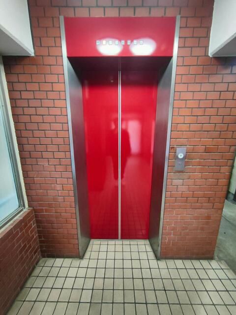 One-Room Apartment for Sale Near Ogikubo Station, Suginami - Thumbnail 2