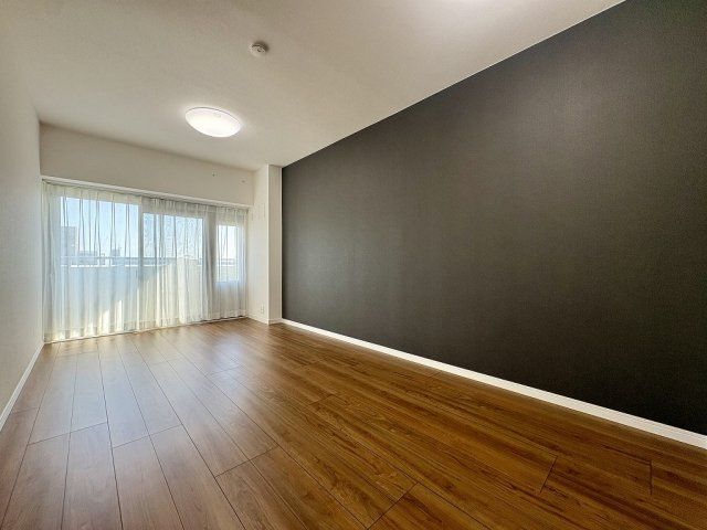 Renovated 2LDK Apartment for Sale in Ichikawa, Chiba - Thumbnail 4